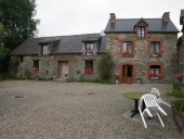 Moulin à farine de Saint-Thélo, actuellement maison, rue du Moulin (Saint-Thélo)