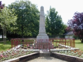Monument aux morts, place de l'Eglise (Chevaigné)