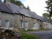 Alignement de logis, la Roche (Saint-Ganton)