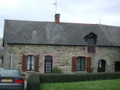 Alignement de maisons, 1 rue des Prés-Hauts (Brécé)