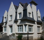 Dispensaire, actuellement centre médico-social, 4 rue Pasteur (Saint-Quay-Portrieux)