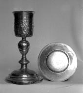 Calice, patène (1), église paroissiale Saint-Georges (Châtillon-en-Vendelais)