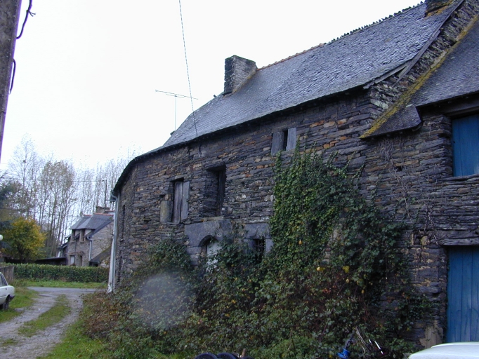 Alignement de logis, Bosné (Saint-Just)