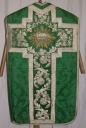 Ornement vert 2 : chasuble, bourse de corporal, étole, manipule, pale, voile de calice