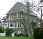 Maison dite le coup de roulis, allée des Mélèzes, Sables-d'Or-les-Pins (Fréhel)