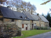 Alignement de logis, Parsac (Saint-Just)