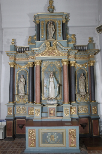 Retable latéral nord : Autel, tabernacle et gradins d'autel