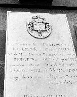 Tombeau, cimetière (Plounévez-Lochrist)