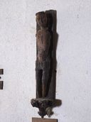 Statue : Christ en croix ou Saint Sébastien, chapelle Saint-Méen (La Chapelle-Caro fusionnée en Val d'Oust en 2016)