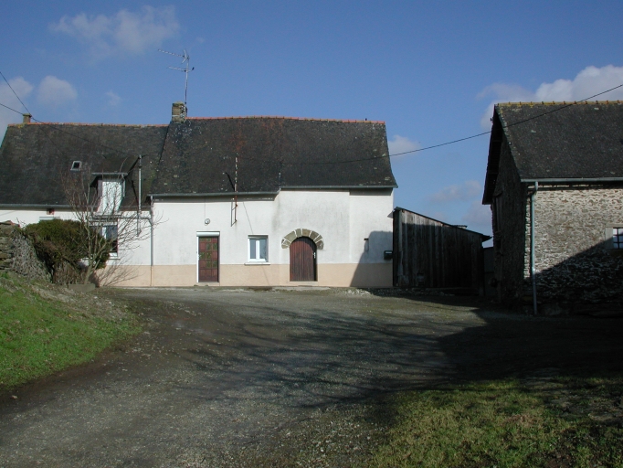 Ferme, actuellement maison, la Loirie (Etrelles)