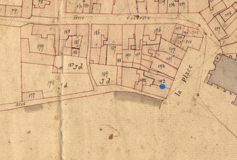 Maison à plusieurs unités d'habitations, 24-25 place du martray (Tréguier)