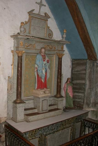 Ensemble de l'autel du Sacré Coeur : autel, tabernacle, gradin d'autel, retable, degré d'autel