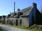 Alignement de deux maisons, la Gallerie (Trémeheuc)