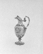 Chapelle d'orfèvrerie : calice, patène, burettes, basilique Notre-Dame-du-Roncier (Josselin)