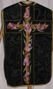 Ornement noir 4 : chasuble, bourse de corporal, étole, manipule, voile de calice