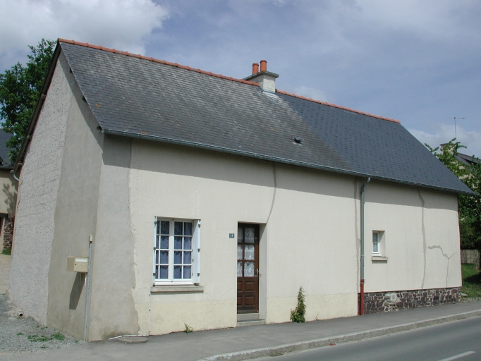 Ferme, 17 rue des Rochers (La Chapelle-Thouarault)