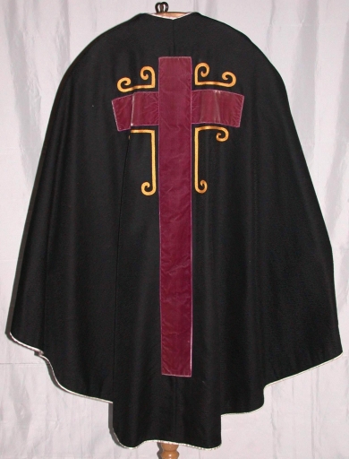 Ornement noir 1 : chasuble, étole