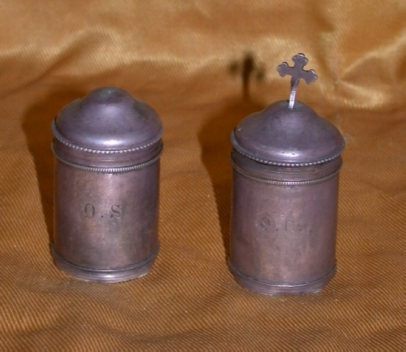 2 Ampoules aux saintes huiles