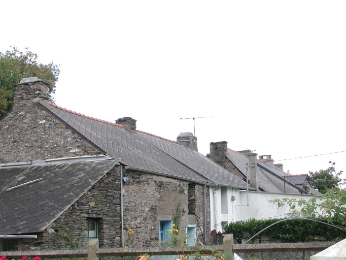 Alignement de maisons 1, la Grée Saint-Jean (Sainte-Marie)