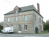 Maison à boutique, la Plouzière (Guipel)