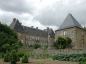 Les manoirs et châteaux sur la commune d'Andouillé-Neuville
