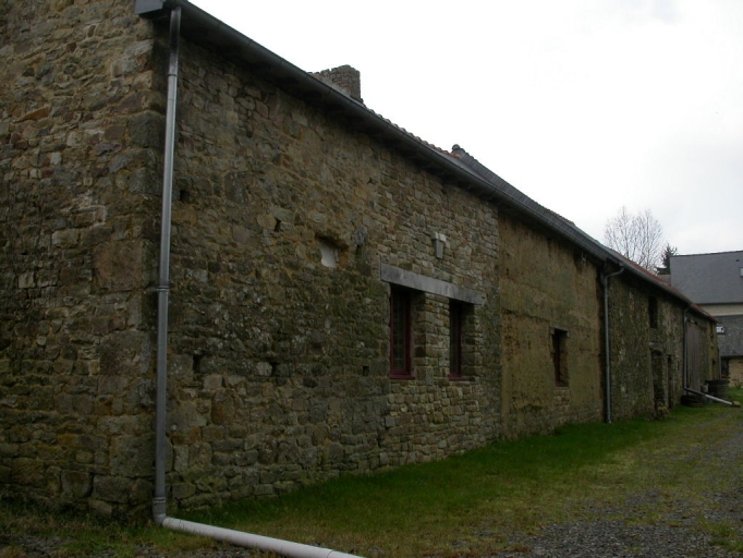 Alignement de maisons, la Bondelière (Gahard)
