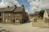 Maison, 15 place de l'église (Hédé)