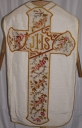 Ornement blanc 1 : chasuble, bourse de corporal, étole, voile de calice