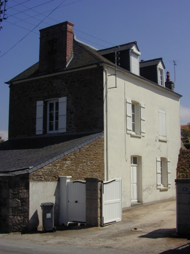Ancienne mairie école, 17 rue du Général de Gaulle (La Richardais)