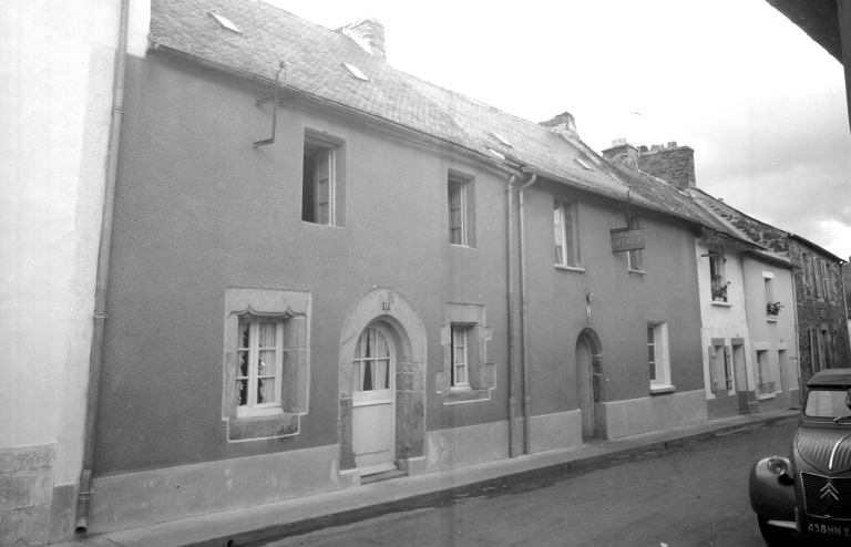 Maisons, 13, 15 place des Droits de l'Homme (Carhaix-Plouguer)