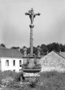 Croix monumentale, cimetière (Lanvaudan)