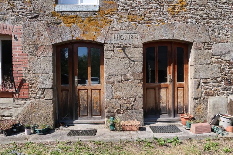 Les maisons et fermes de la commune (Saint-Hélen)