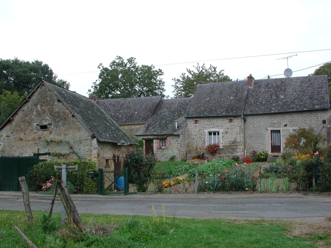 Alignement de maisons, la Haute Bouinière (Gennes-sur-Seiche)