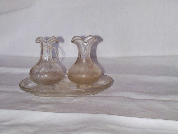 Ensemble de 2 burettes et un plateau à burettes