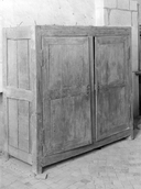 Armoire (2), ancienne collégiale, actuellement église Sainte-Marie-Madeleine (Champeaux)