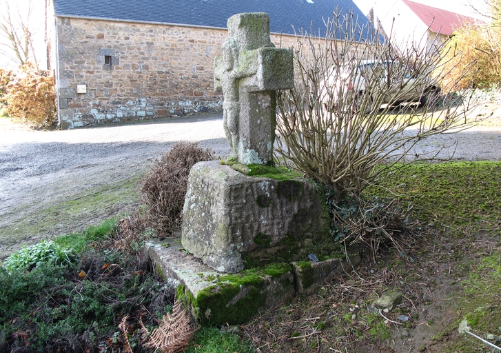 Croix de chemin (Le Quellec)