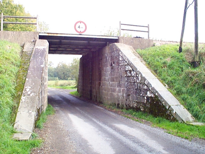 Pont de la Quéhannière, ligne Rennes-Saint-Malo ; Chemin Communale 10, près de la Petite Lande Martin (Baguer-Morvan)