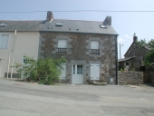 Maison, rue du Roquet (Romazy)