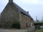 Alignement de deux fermes, le Bignon (Sens-de-Bretagne)