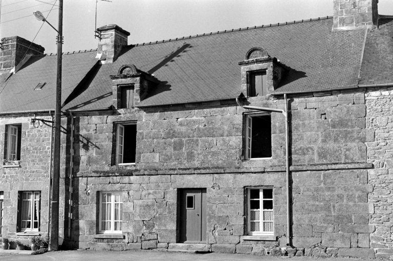 Maison, rue Principale (Lanrivain)