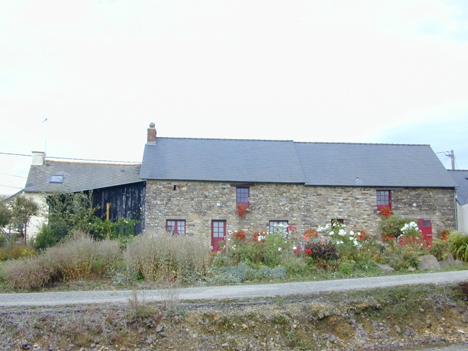 Alignement de logis, Landrouin (Maxent)