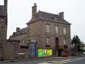 Les mairies et écoles sur la commune de Baguer-Morvan