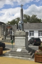 Monument aux morts de la guerre 1914-1918, place de l'Eglise (Locoal-Mendon)