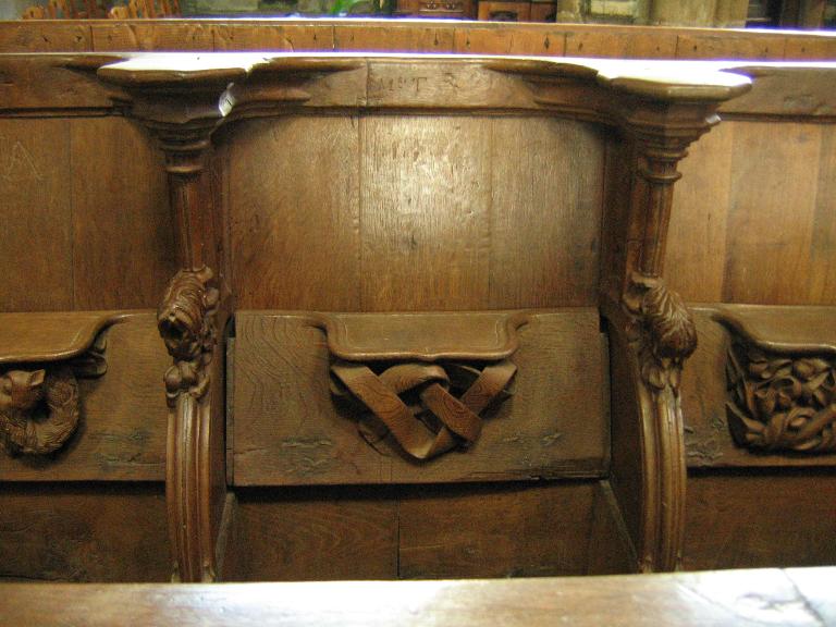 Cathédrale Saint-Tugdual : stalle 29