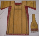 Paire 1 de dalmatiques avec leur manipule et leur étole