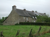 Alignement de maisons, la Croix Neuve (Paimpont)