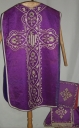 Ornement violet 5 : chasuble, bourse de corporal, voile de calice, étole