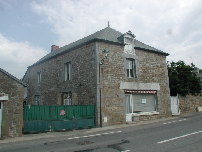 Maison, R.N. 175 (Romazy)