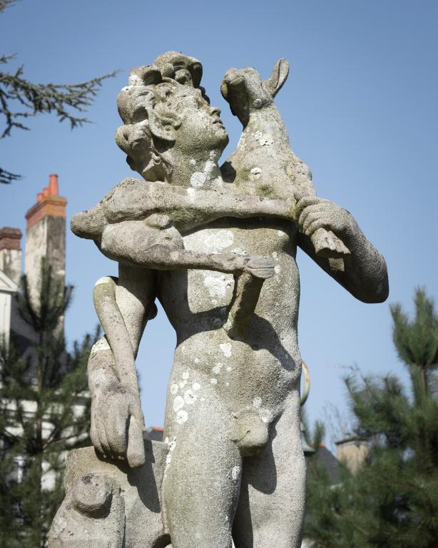 Oeuvres sculptées, Parc du Thabor (Rennes)