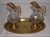 Paire de burettes et leur plateau